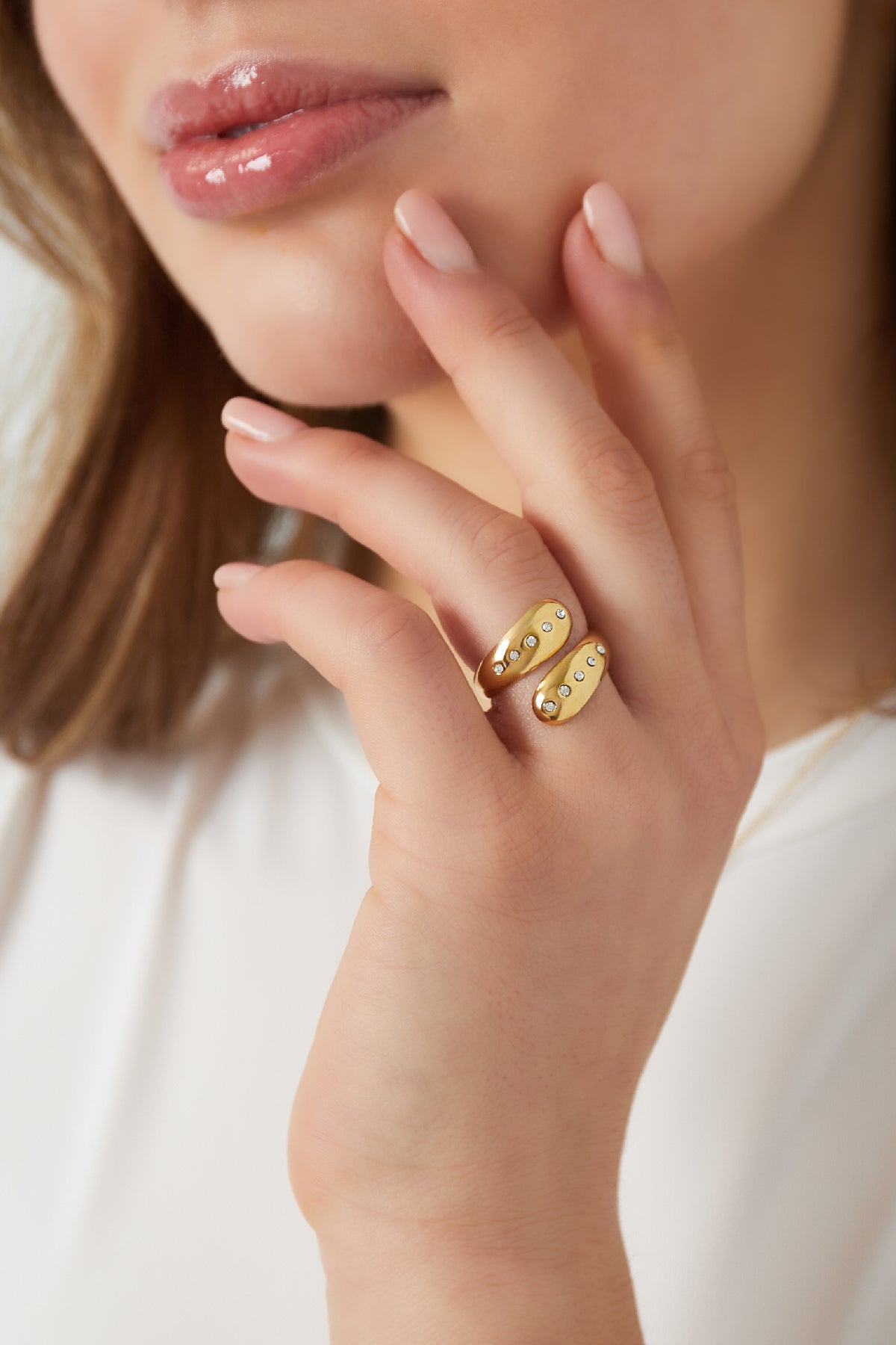 anello con luce soffusa