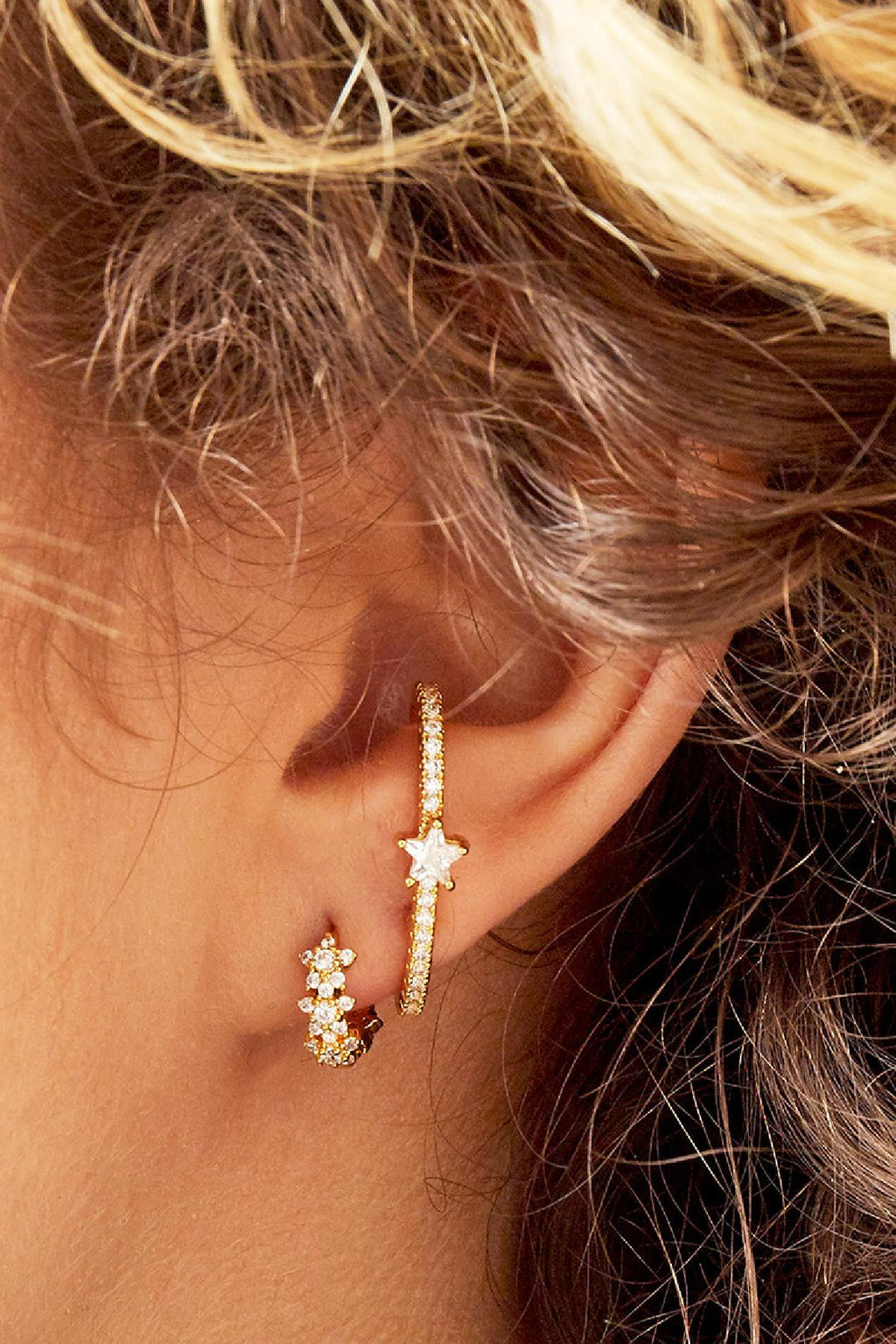 Orecchini a cerchio con stella e strass - rame