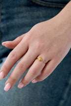 Anello con pietra portafortuna