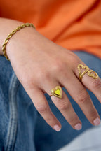 Anello regolabile con cuore colorato