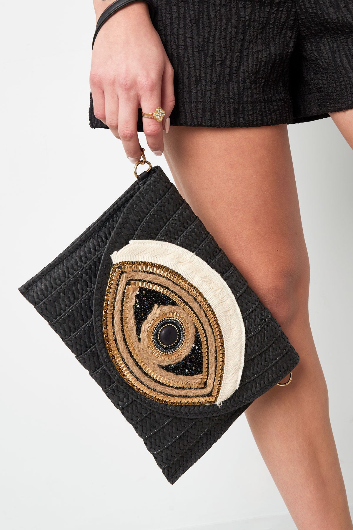 Borsa All Eyes on You questa estate
