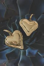 Orecchini con grande cuore pendente