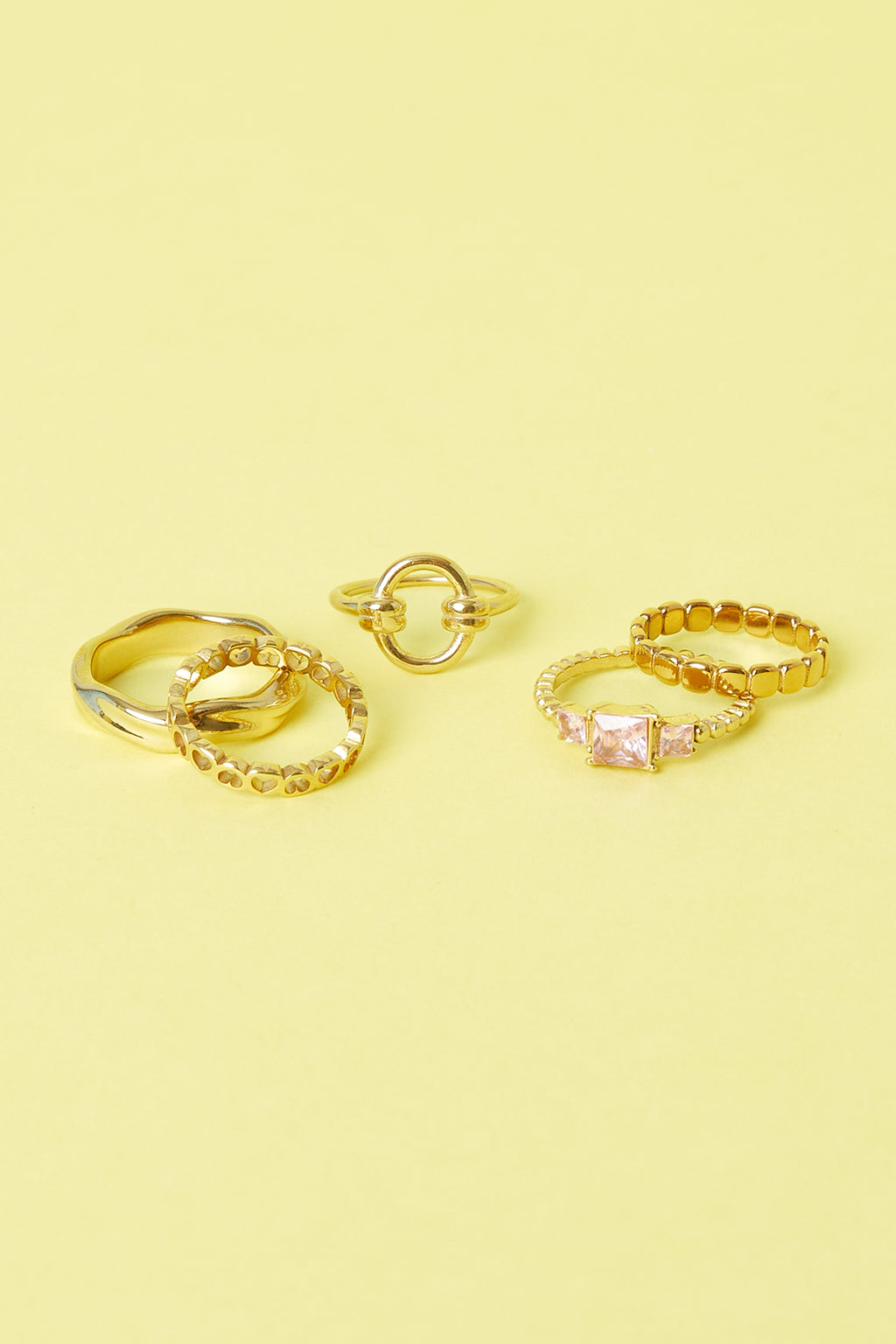 Anello minimalista con cerchio