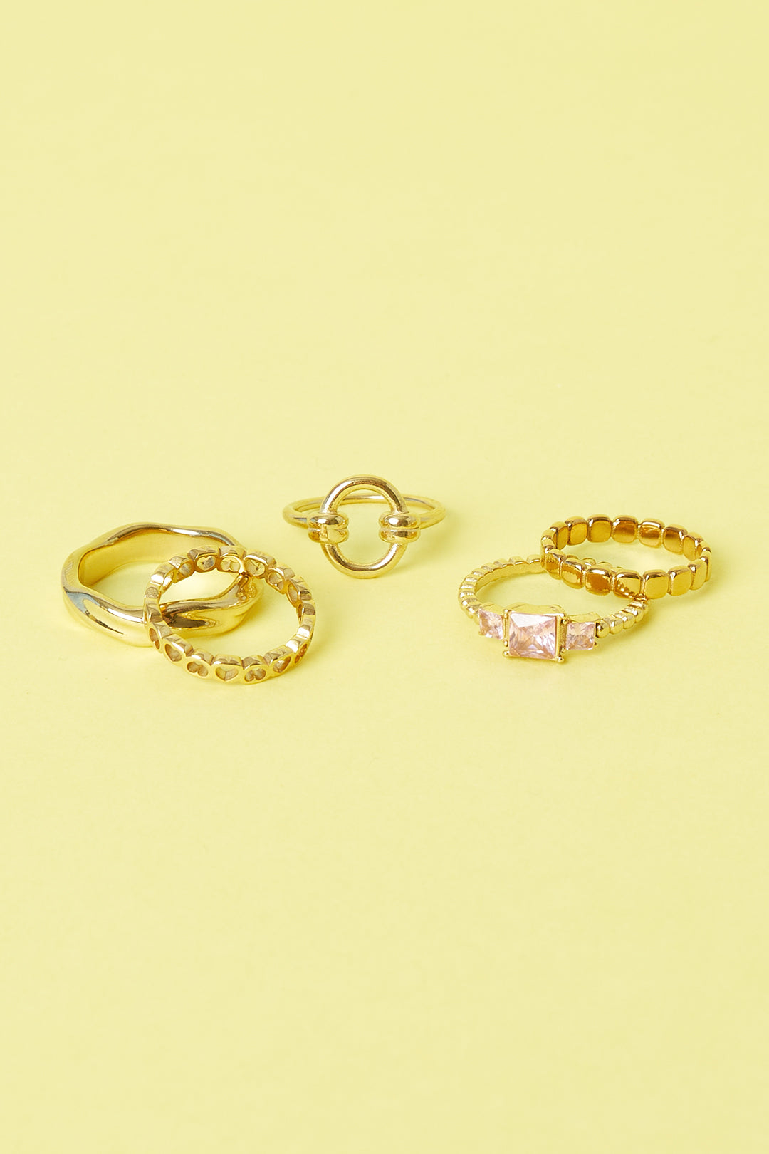Anello minimalista con cerchio
