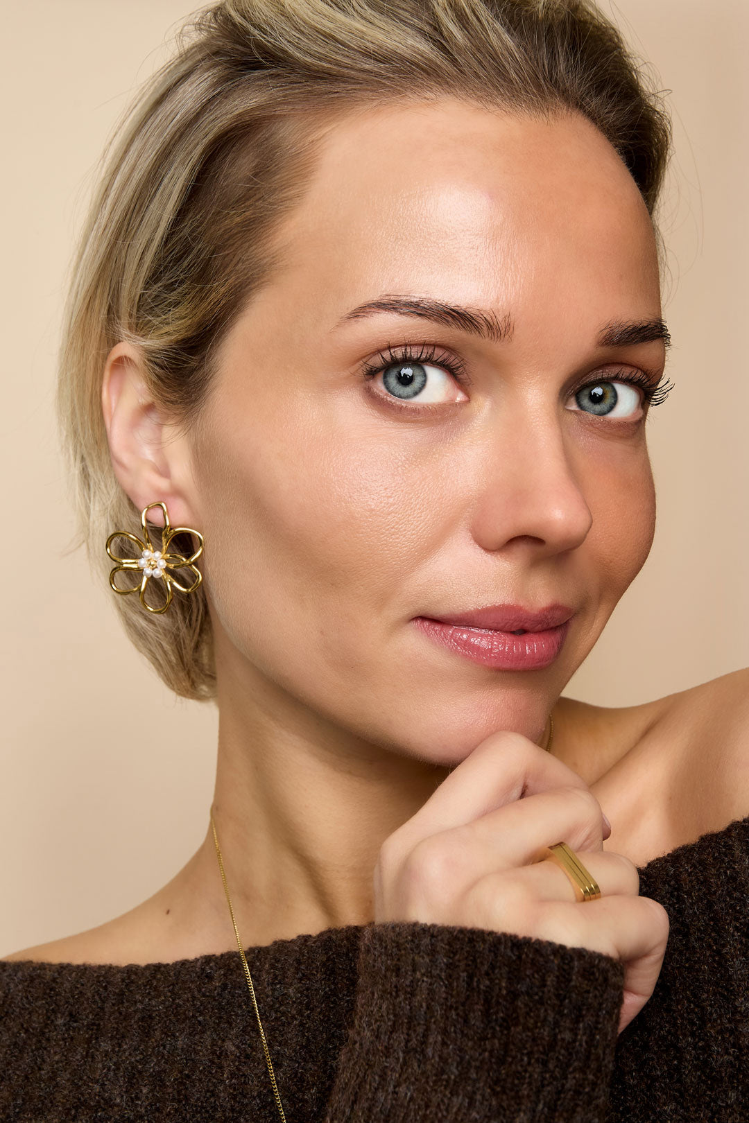 Orecchini a bottone in acciaio inossidabile con fiore, casual, semplici, da donna