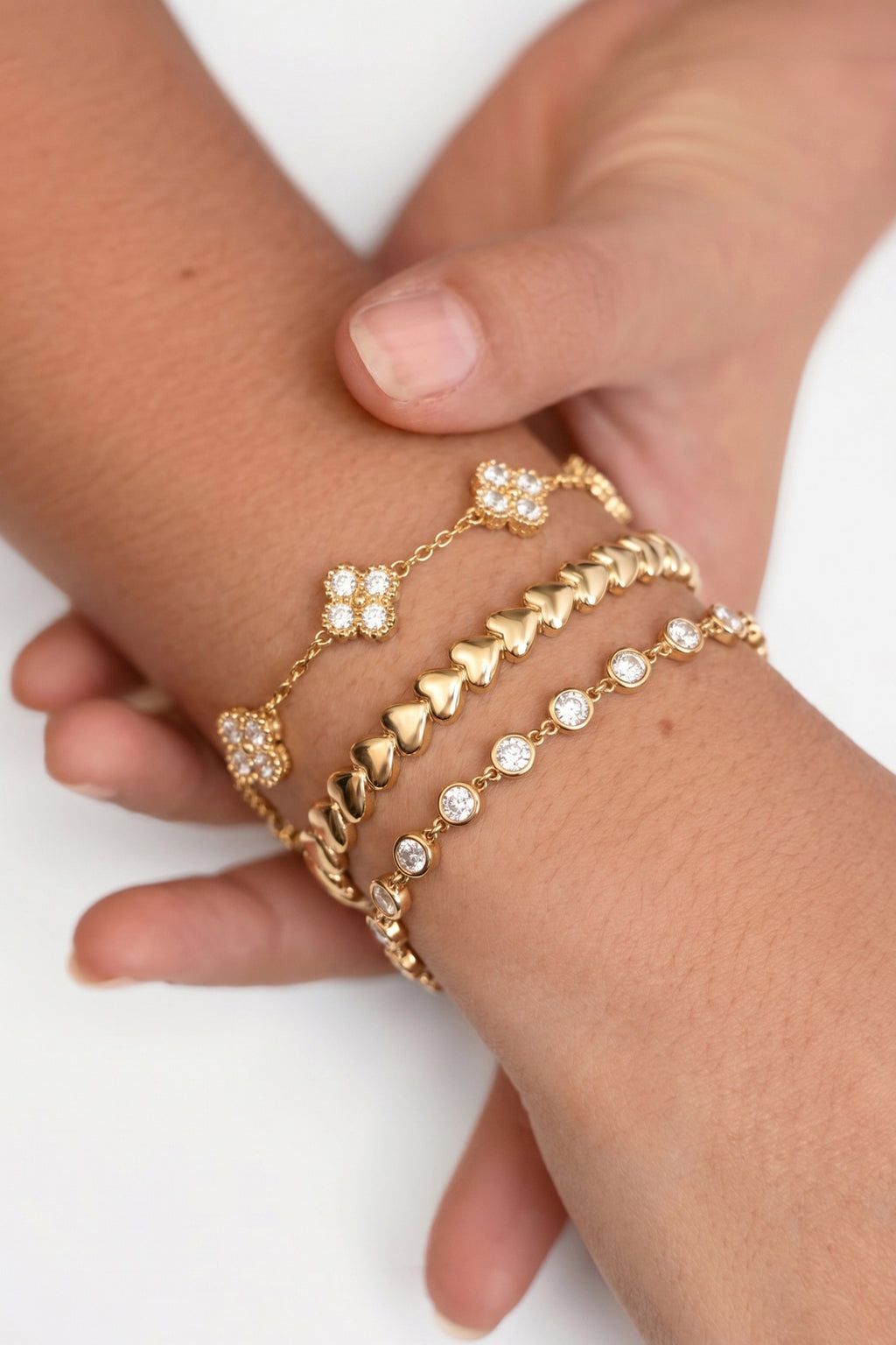 Bracciale con pietre rotonde di zirconi cubici