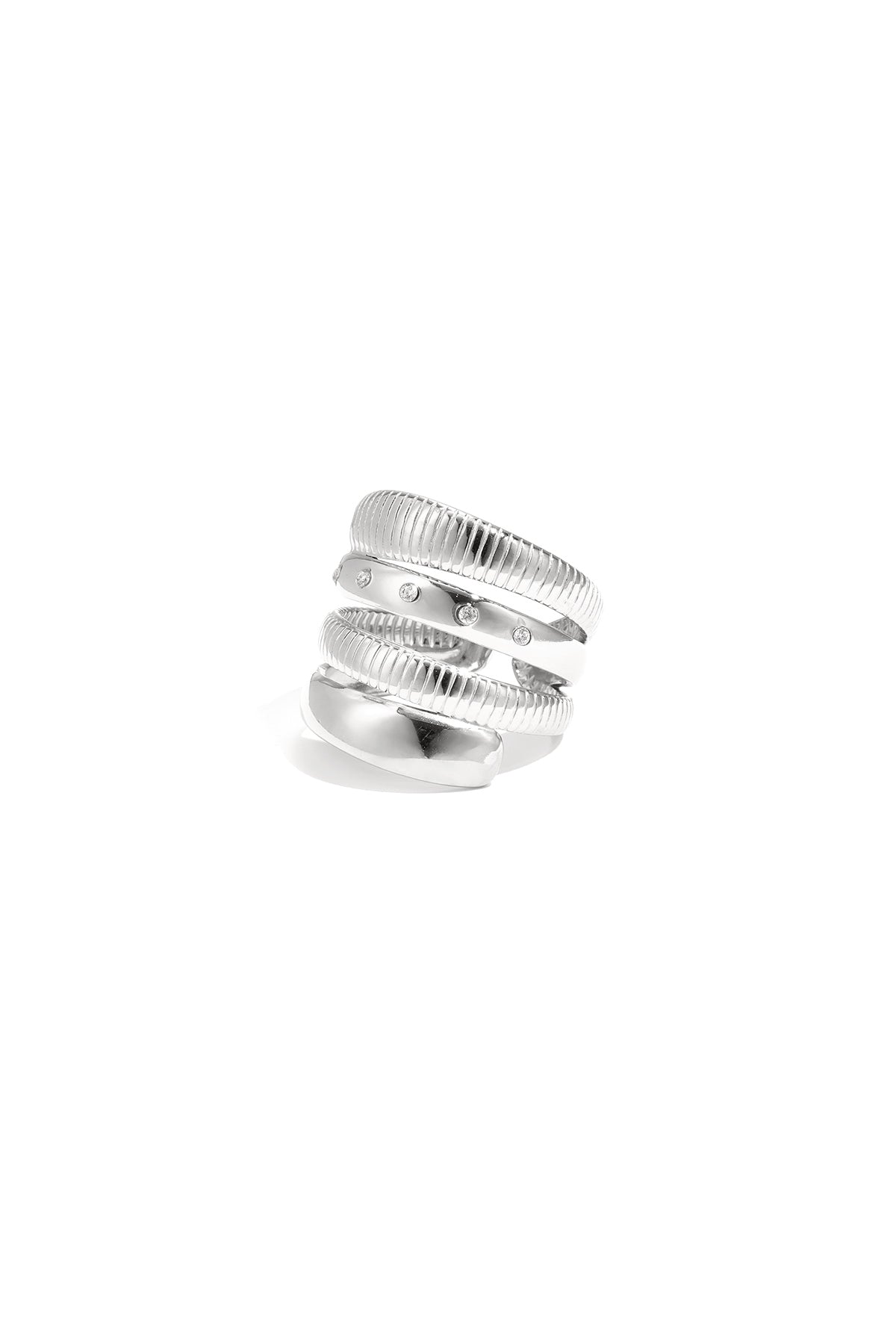 Anello a strati con design a strisce