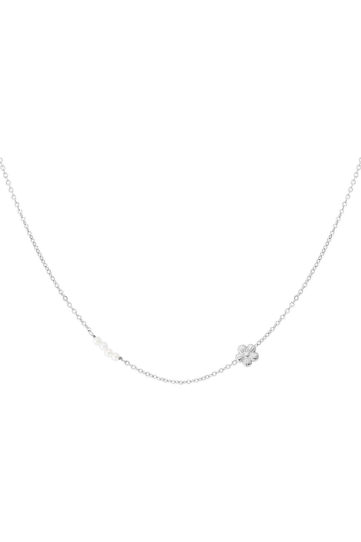 collana di perle floreali