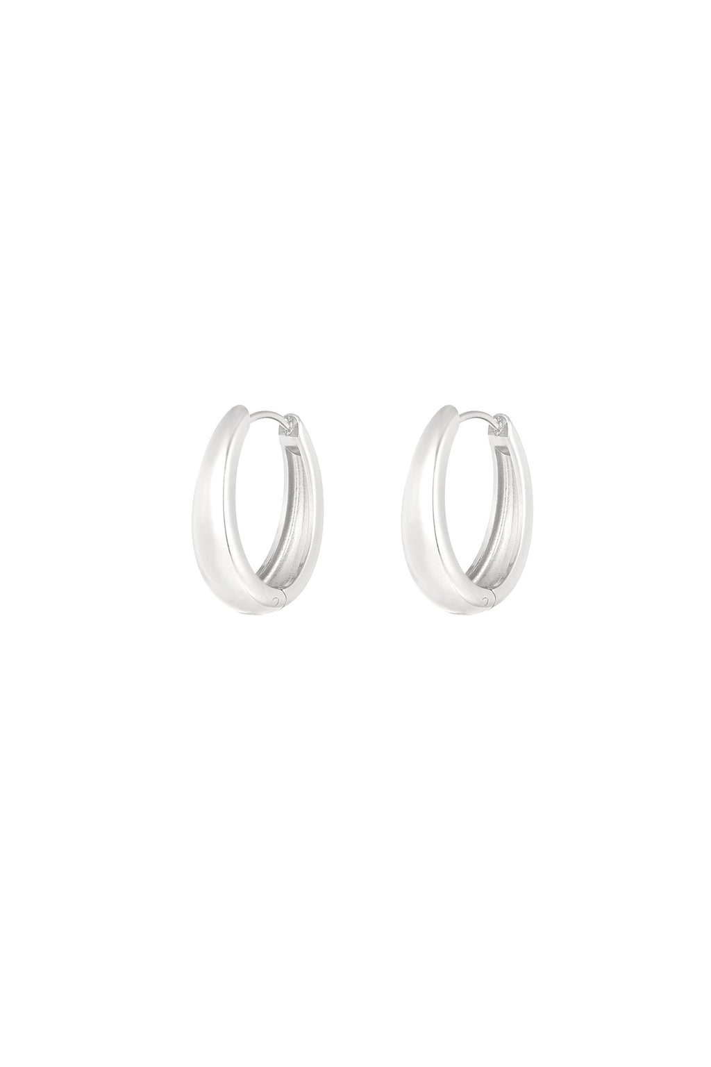 orecchini a cerchio di classe