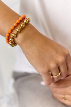Braccialetti di perline collegate