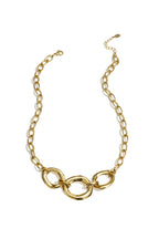 Collana con pezzi rotondi importanti