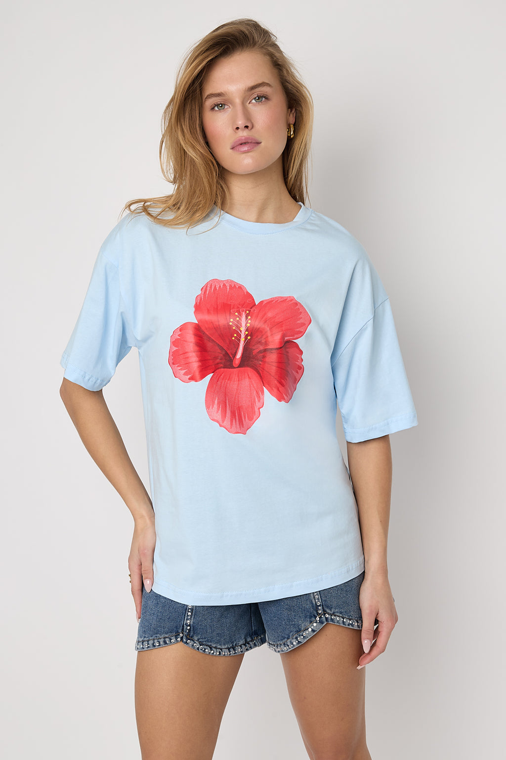 Maglietta con fiori tropicali