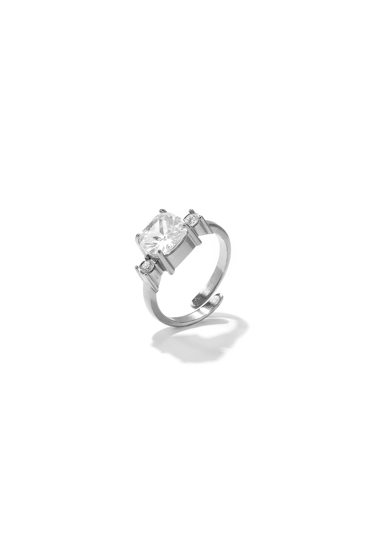 Anello di tendenza regolabile con pietre di zirconi cubici