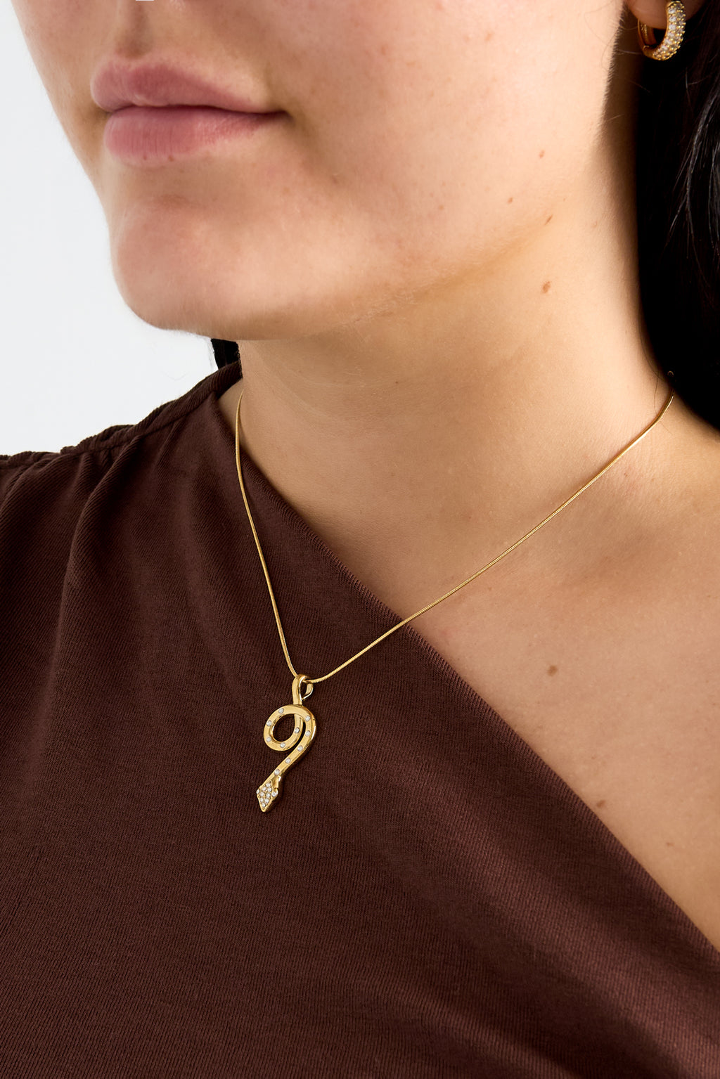 Collana con ciondolo a forma di serpente rivestito