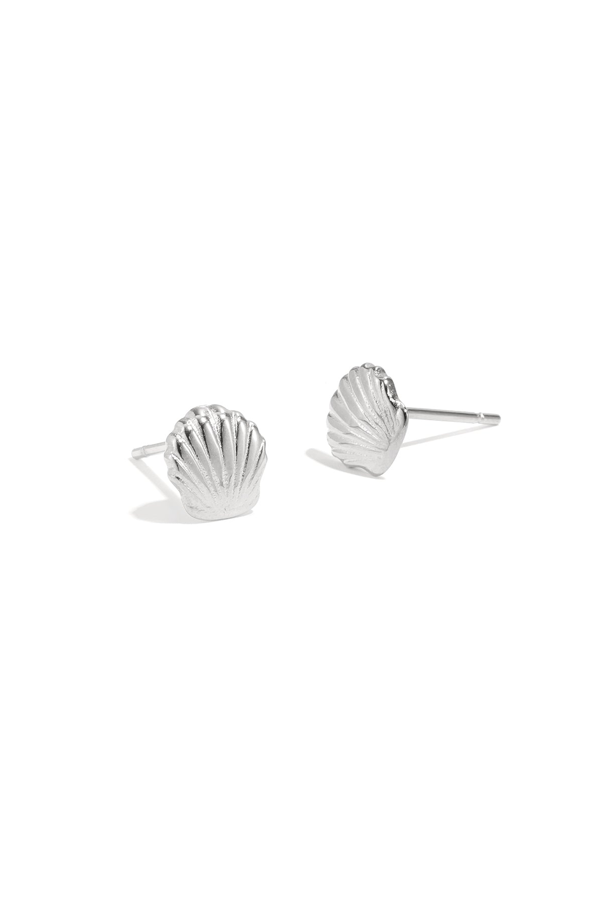 orecchini a bottone con conchiglia