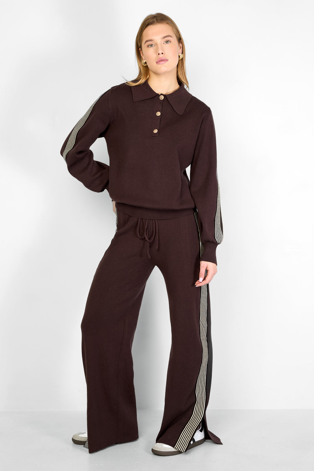 Maglione lavorato a maglia con strisce