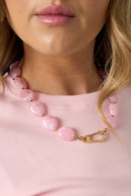 Collana di perline con chiusura frontale