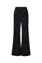 Pantaloni in rete con stampa floreale in pelle scamosciata pensati per abbinarsi