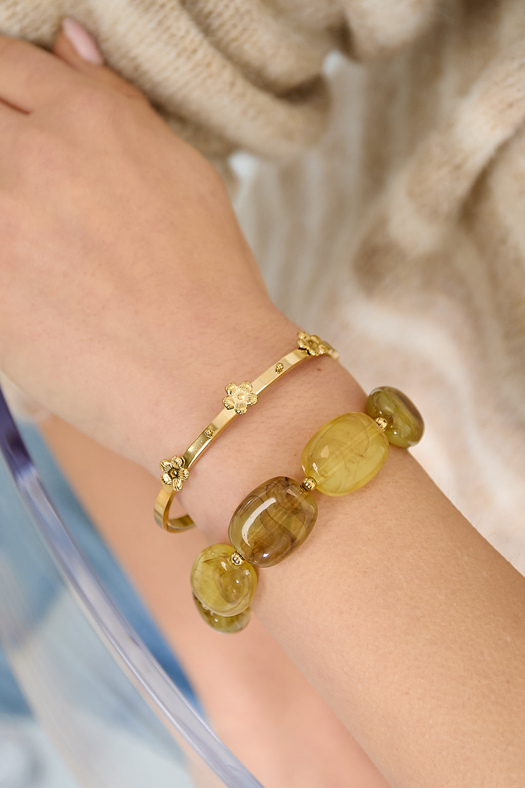 Bracciale con dettagli floreali