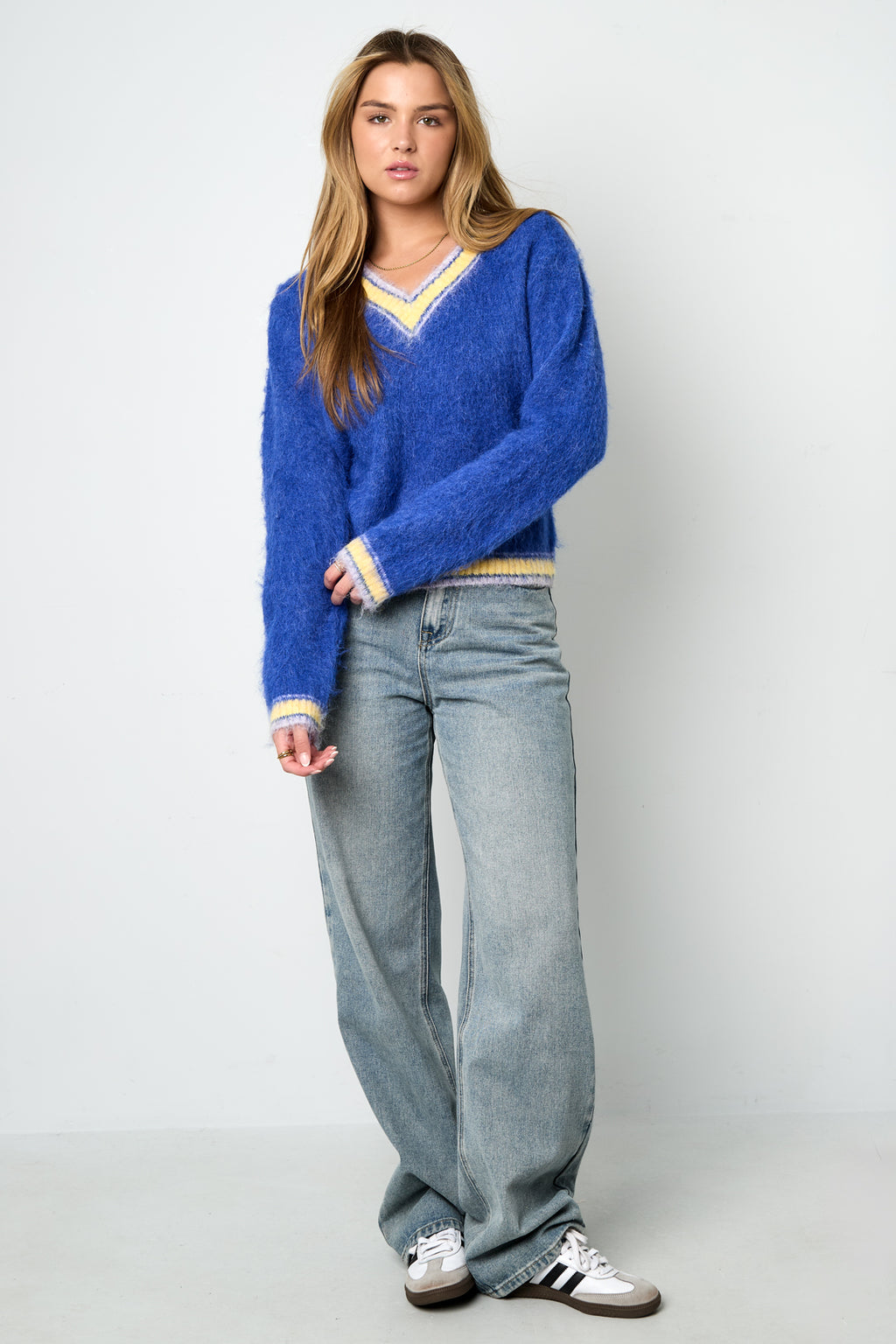 Maglione donna in maglia fibra di poliestere collo a V casual contrasto cromatico