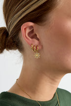 Orecchini con fiore pendente decorato