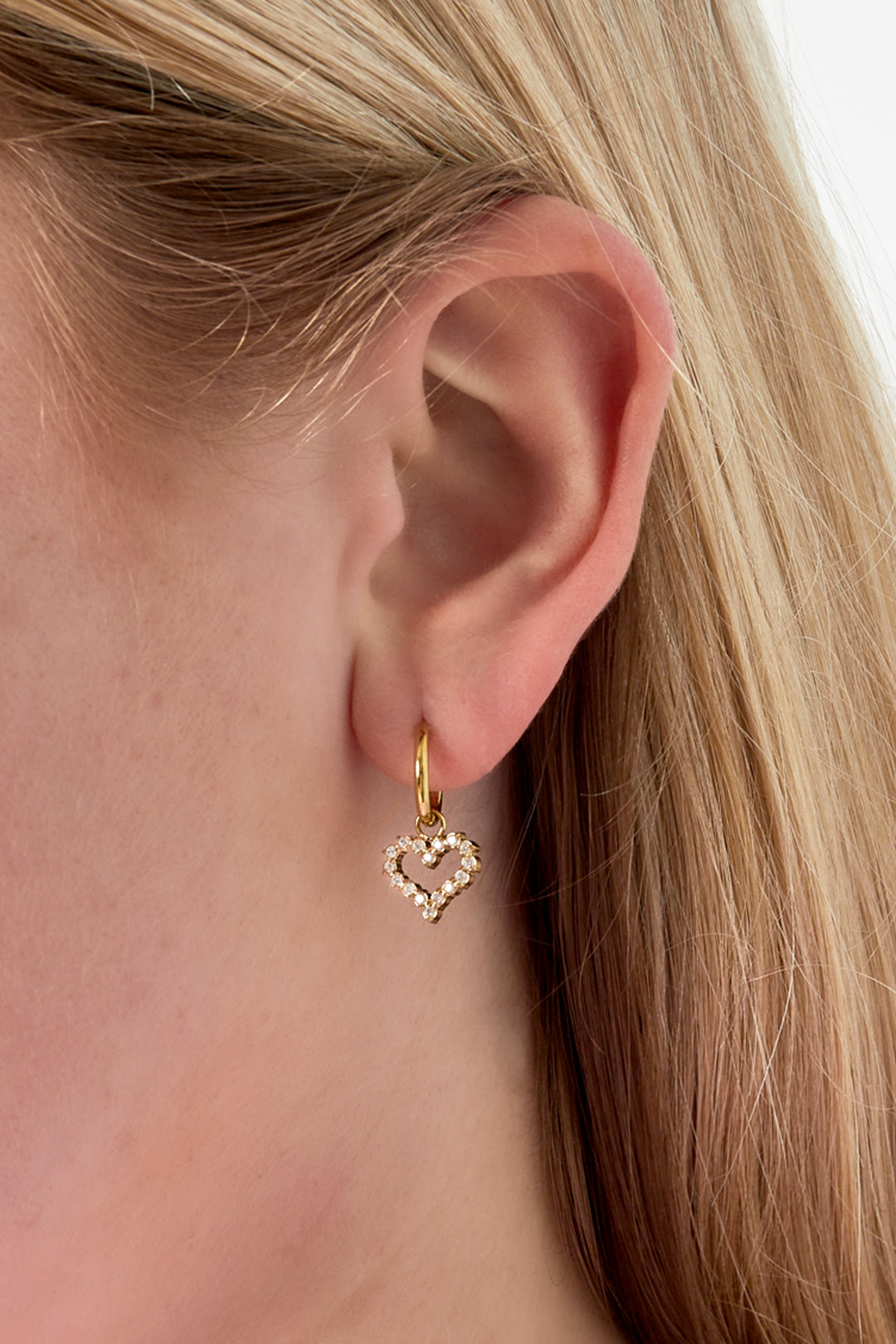 Orecchino a cuore con strass