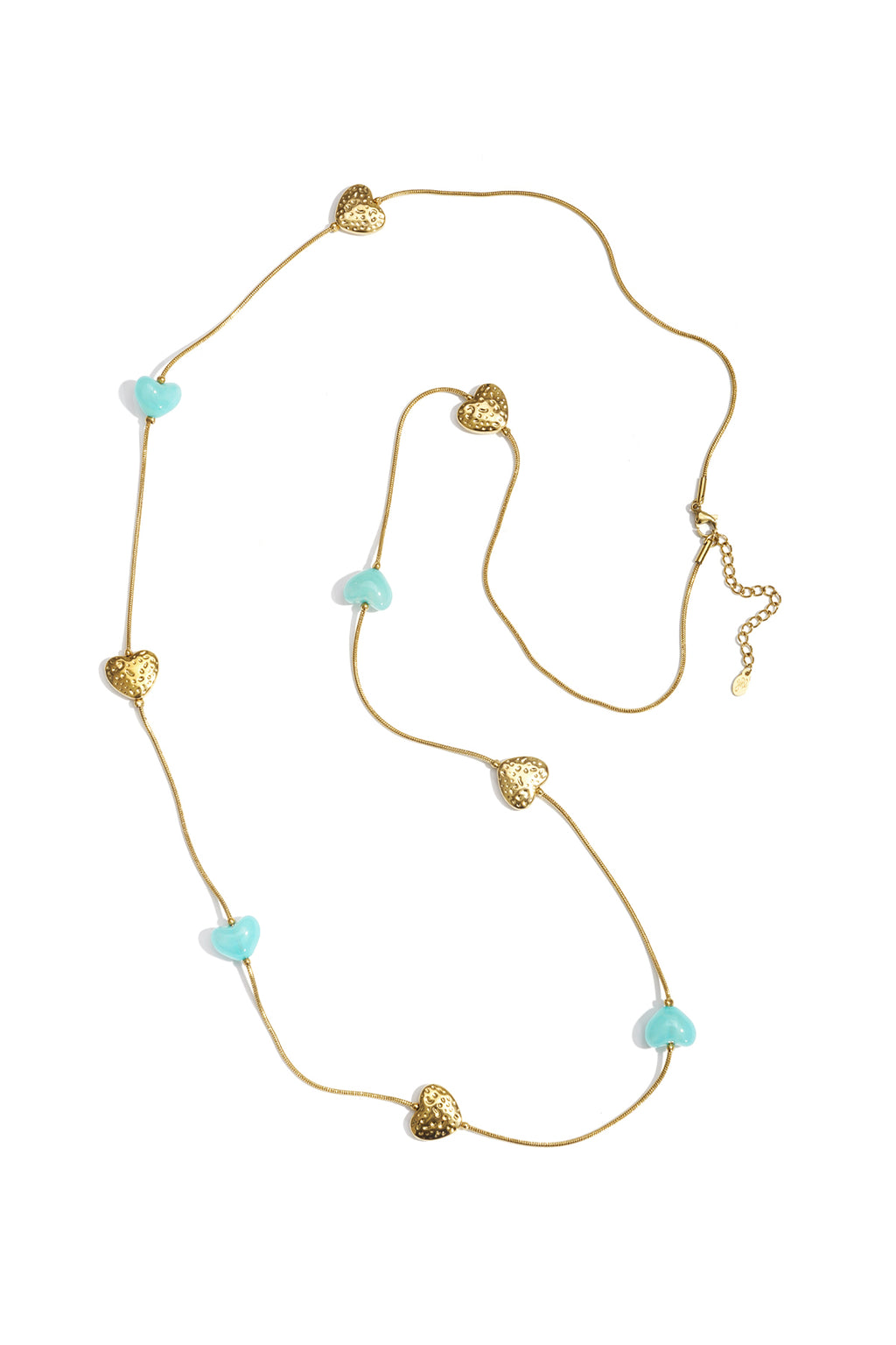 Collana lunga con perline di varie forme e dimensioni