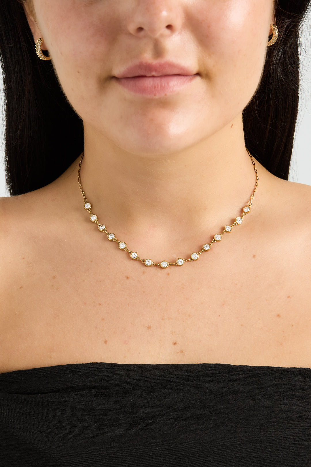 Collana con pietre rotonde di zirconi cubici