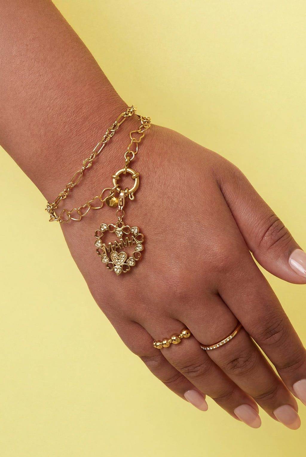 Bracciale con chiusura frontale e maglie a forma di cuore
