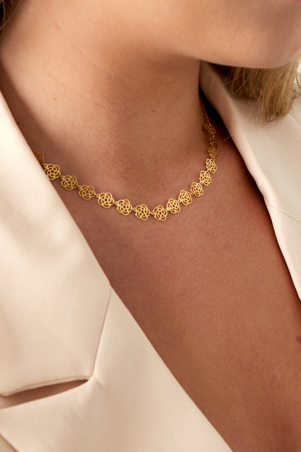 Collana con fiori d'amore
