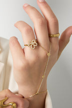 Anello con fiore intarsiato