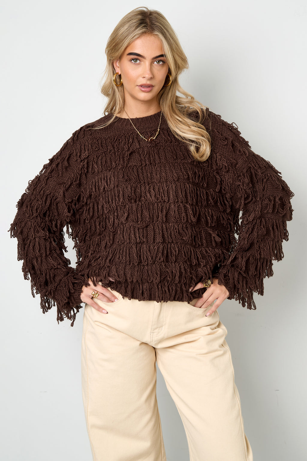 Maglione lavorato a maglia con frange