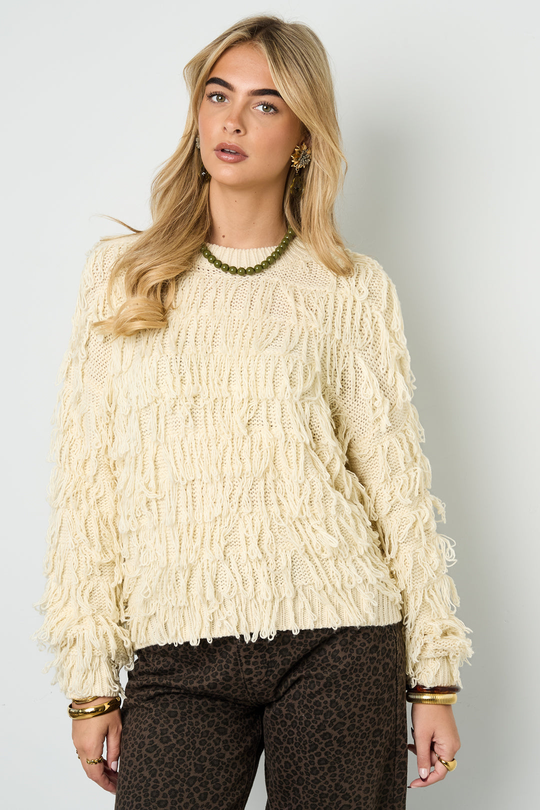Maglione lavorato a maglia con frange