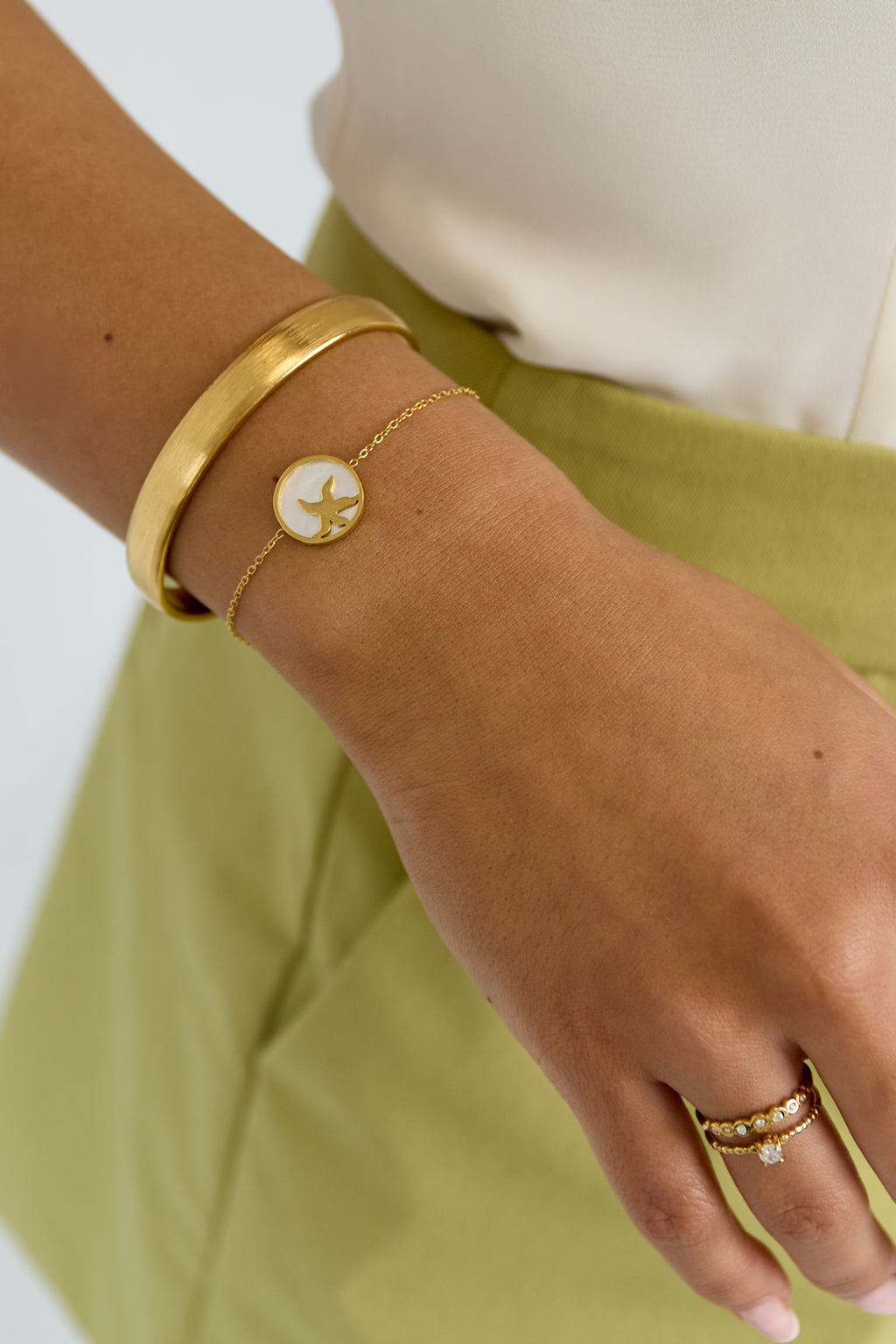 Bracciale con stella marina in cerchio