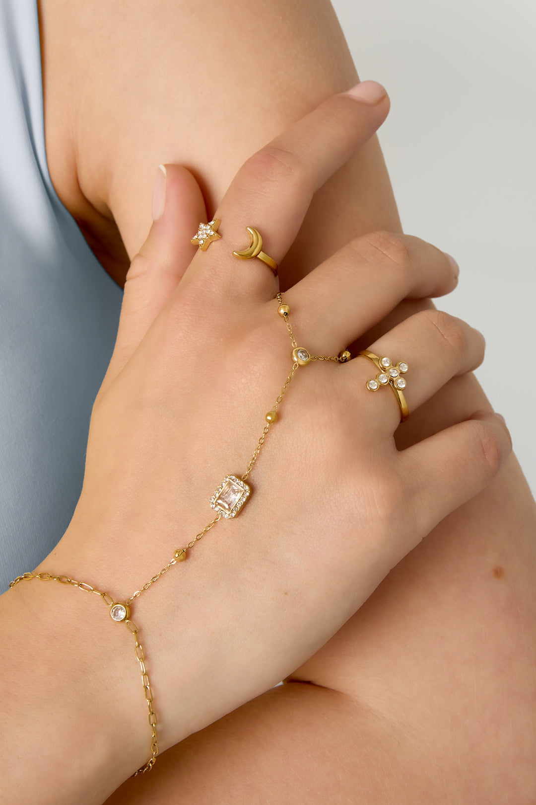 Collana con pietra preziosa incorniciata