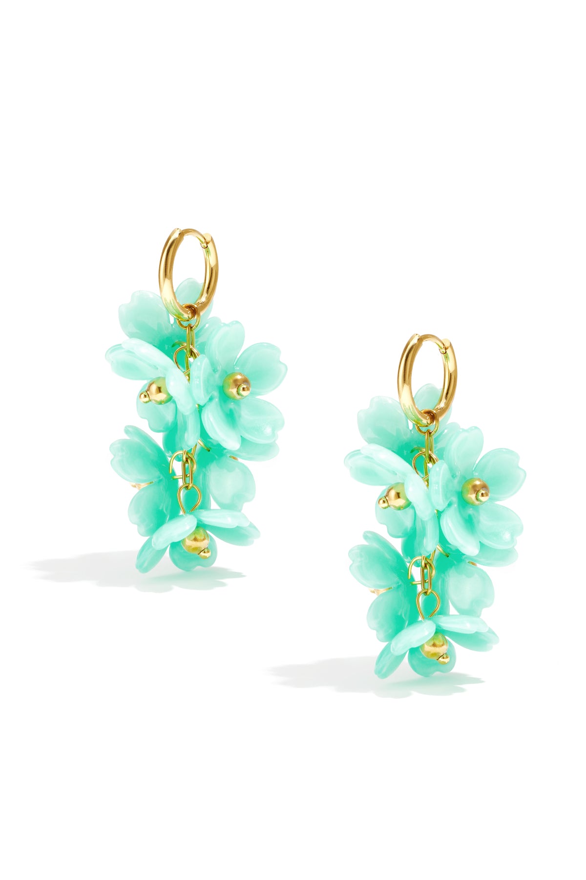 Orecchini con una ghirlanda di fiori pendente