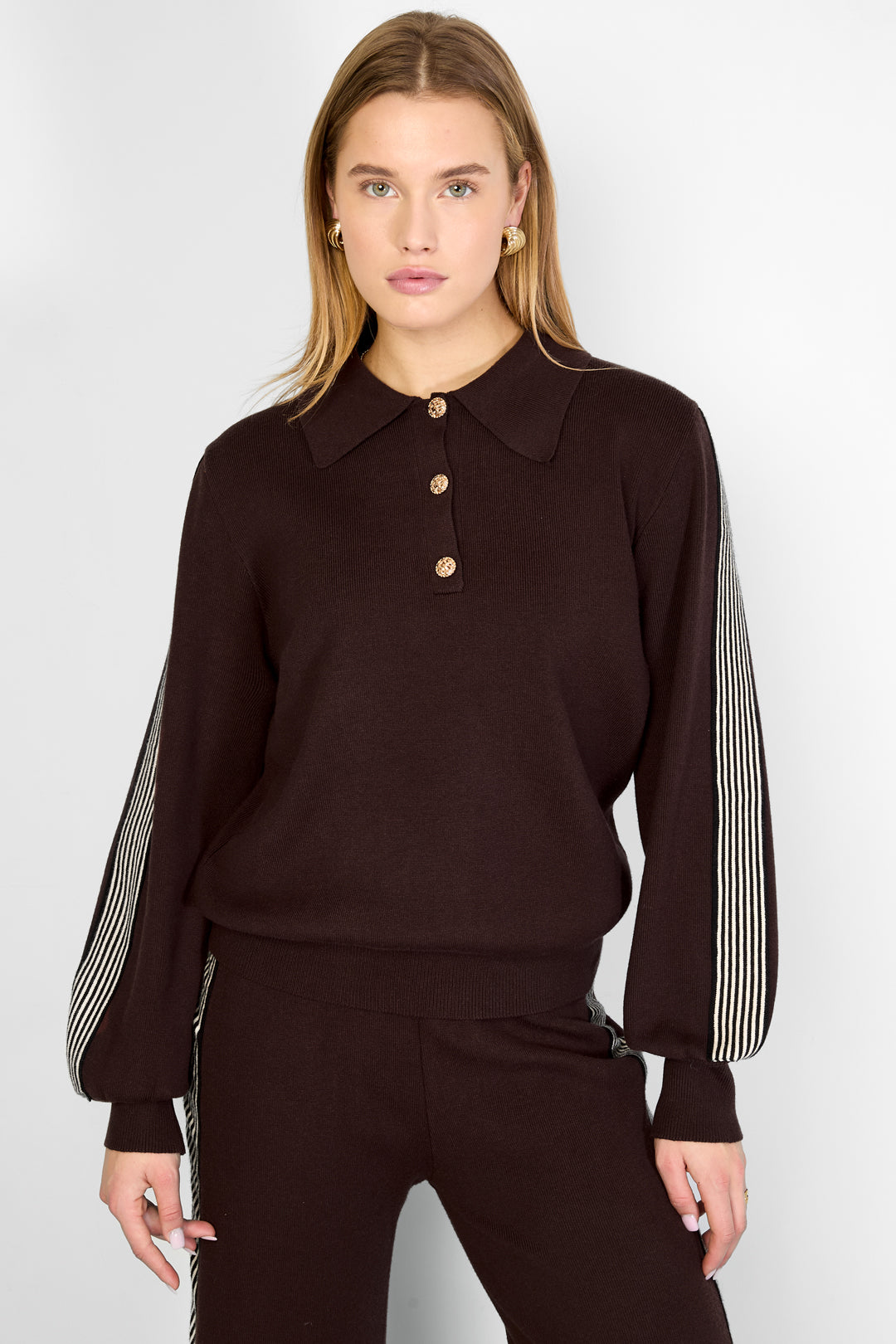 Maglione lavorato a maglia con strisce