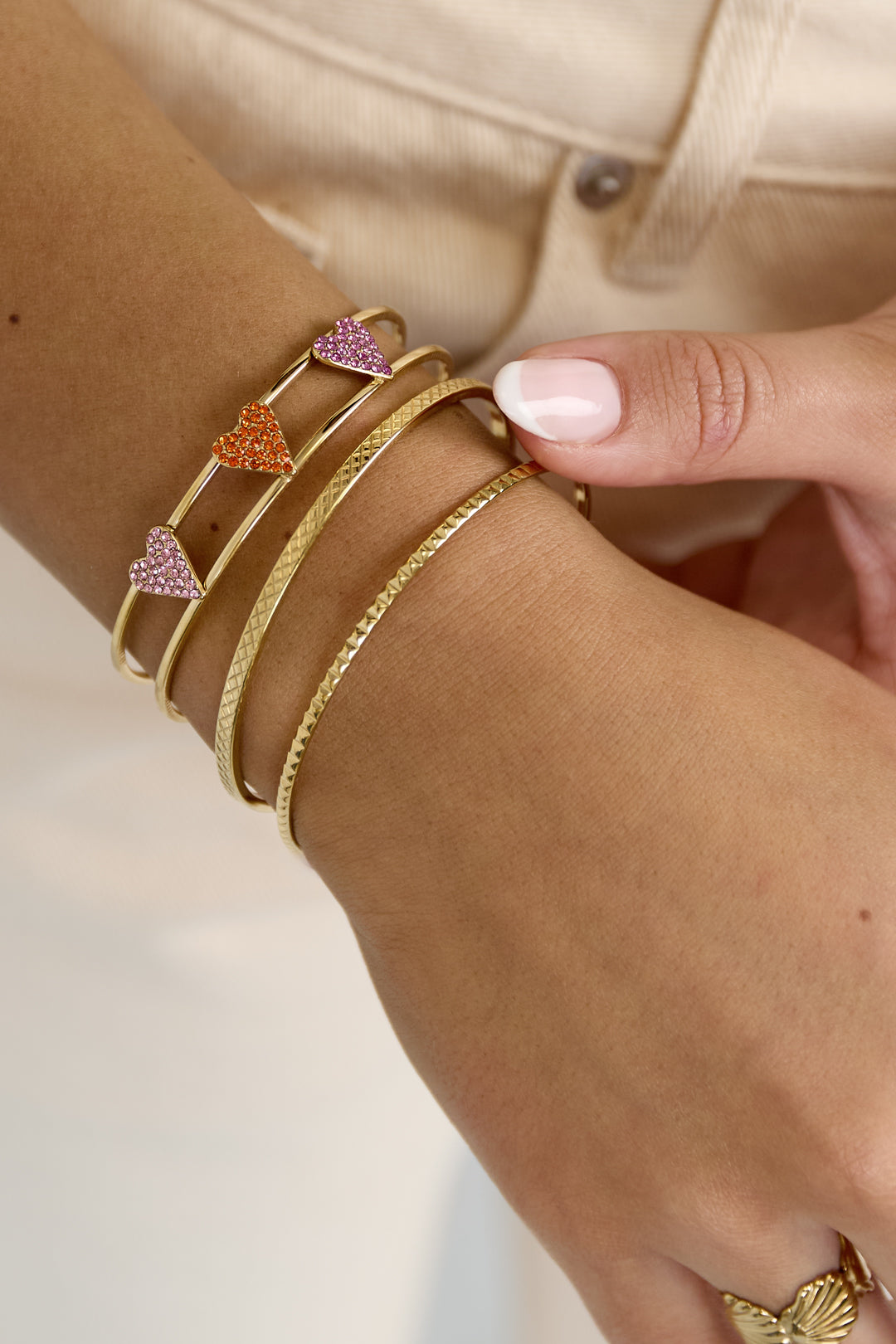 Bracciale con cuori di strass