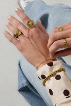 Collana con dettagli a sfera