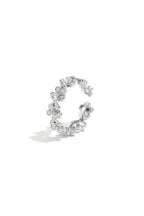 Anello a forma di margherita con pietre