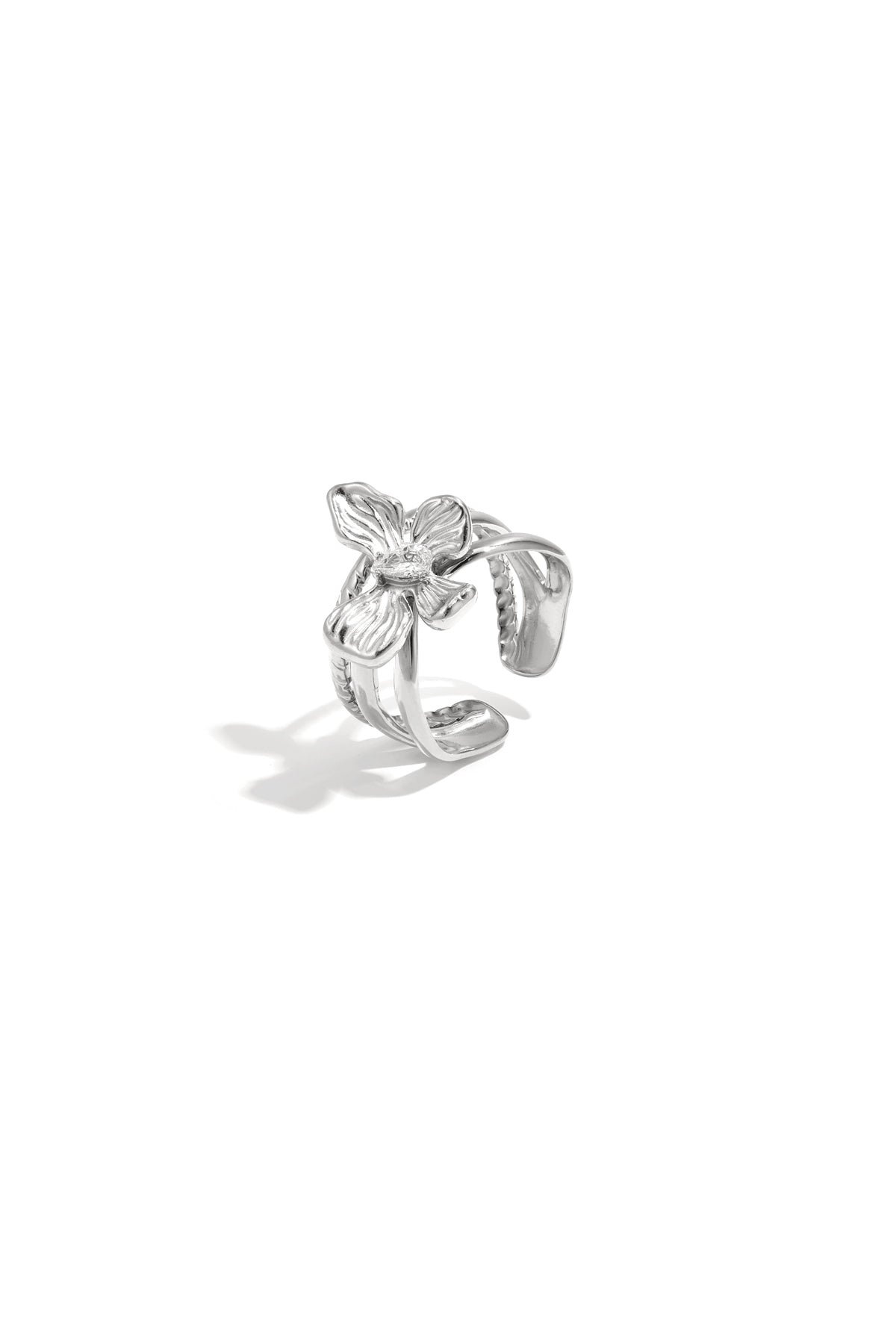 Anello a strati con fiore e pietra