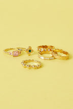 Anello importante con trifoglio e pietra