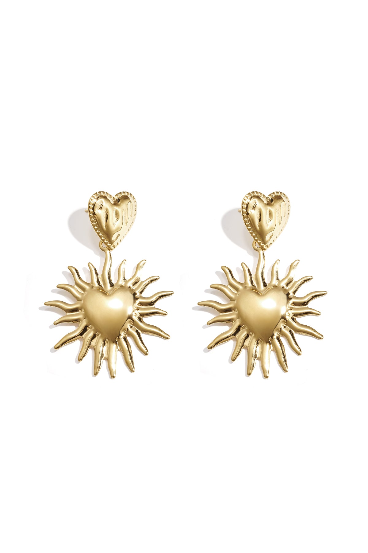 Orecchini a forma di cuore con sole pendente