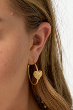 Orecchini a cerchio con cuore