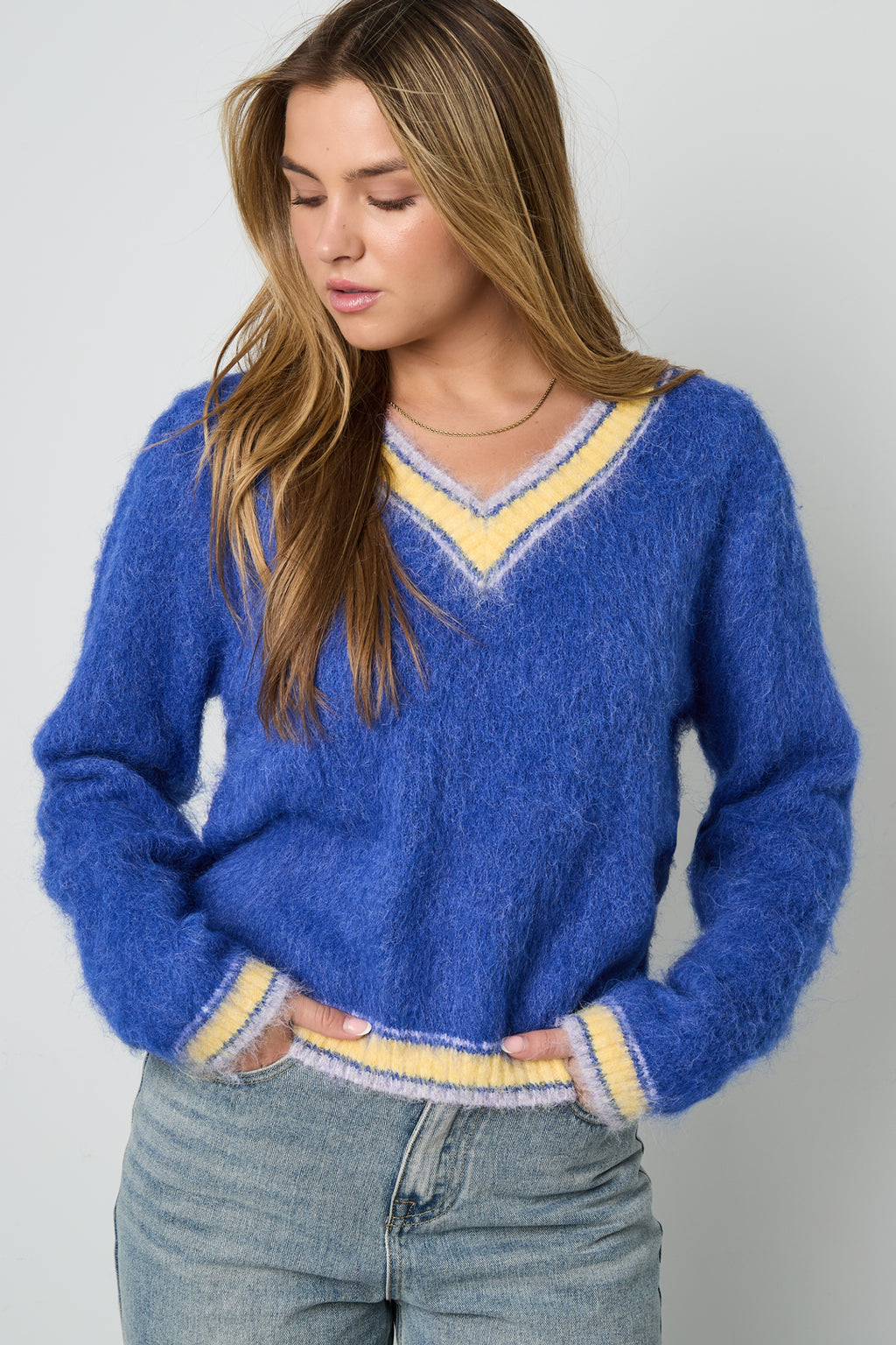 Maglione donna in maglia fibra di poliestere collo a V casual contrasto cromatico