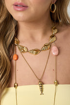 Collana importante con grandi conchiglie