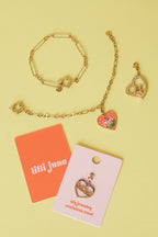 Bracciale con chiusura frontale e maglie di forme diverse