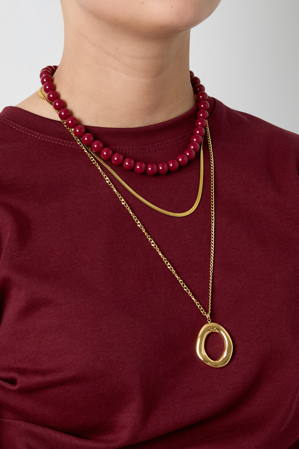 Collana con ciondolo organico di forma ovale