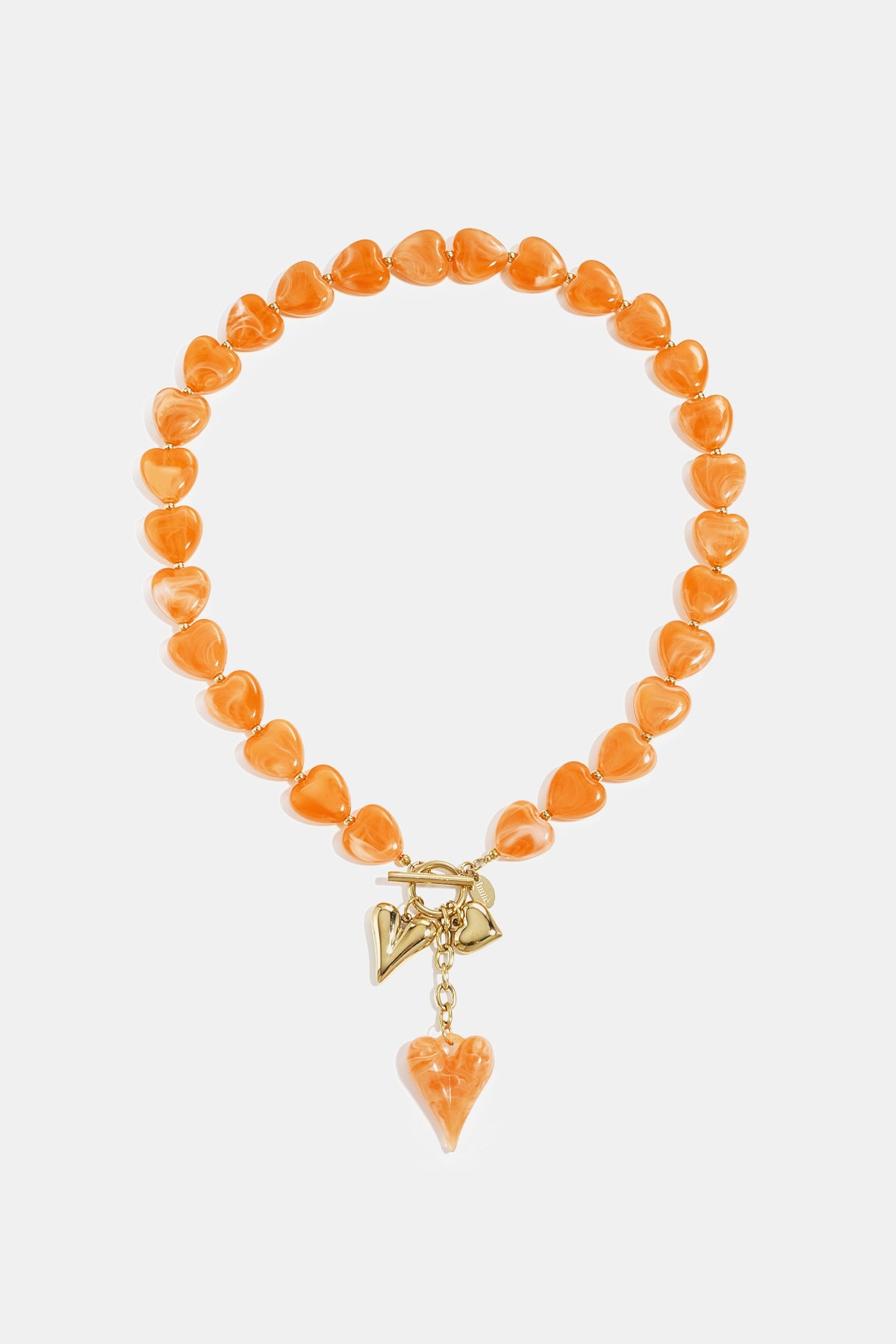 Collana di perline con ciondoli a forma di cuore pendenti